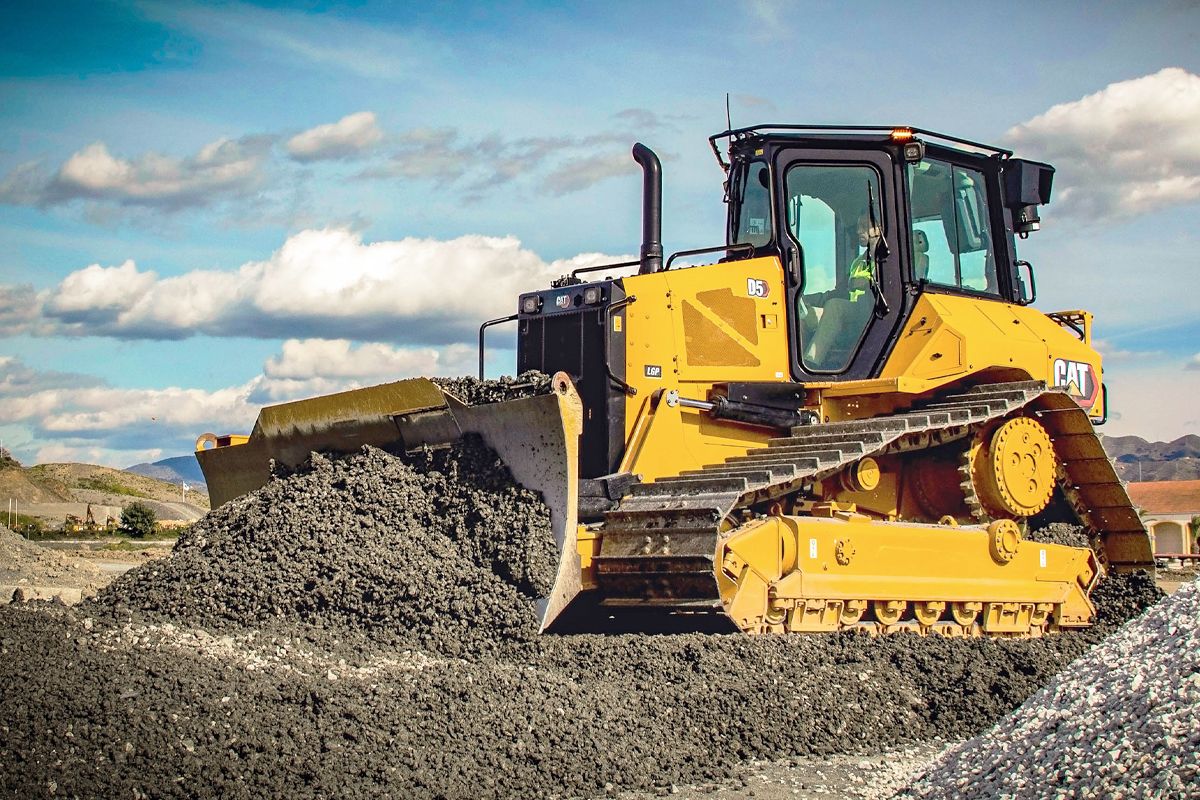 بولدوزر کوچک کاترپیلار Caterpillar D5