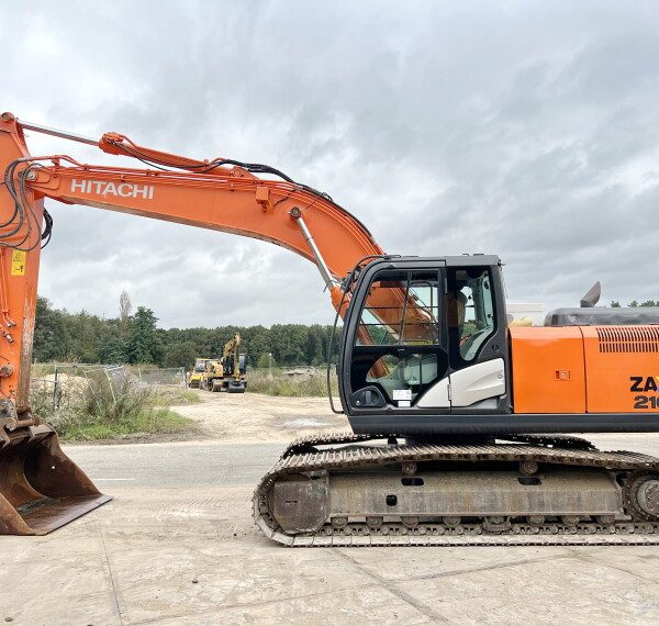 Продажа экскаватора Hitachi ZX210LC-5