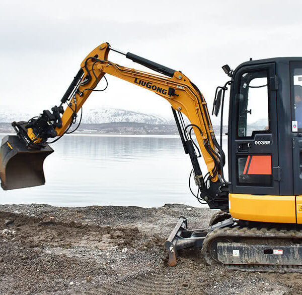 Купить гусеничный экскаватор Liugong 9035E – Импортер