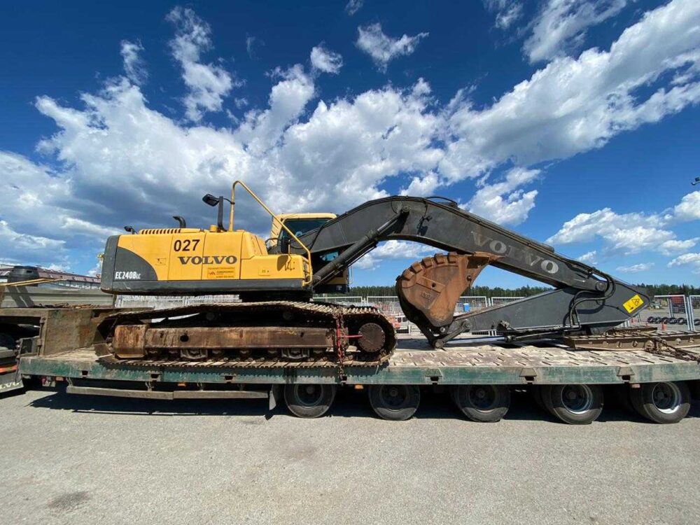 Купить гусеничный экскаватор Volvo EC240B – Импортер