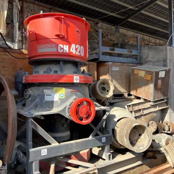 Konik Kırıcı KMH Makine CH420