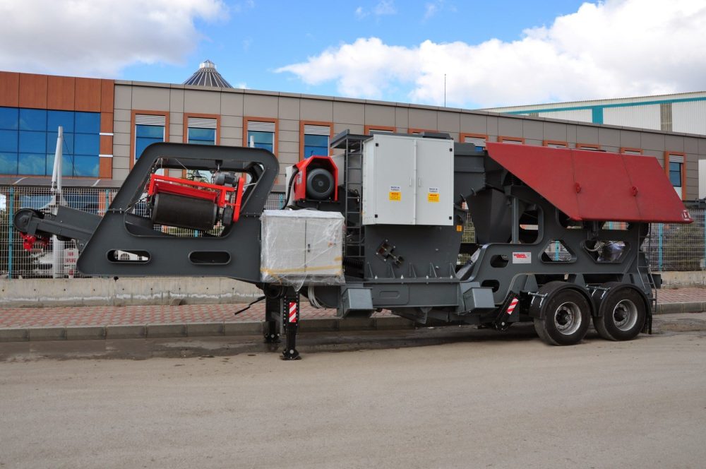 Orta Ölçekli Mobil Çeneli Kırıcı
