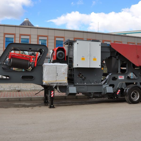 Orta Ölçekli Mobil Çeneli Kırıcı