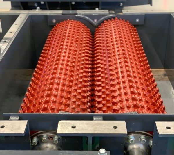 Üçlü Rulolu Kırıcı (Triple Roll Crusher)